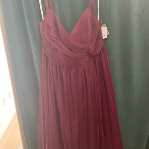 Wine Off-the-Shoulder Pleated Soft Net Bridesmaid Dress
DAVID'S BRIDAL